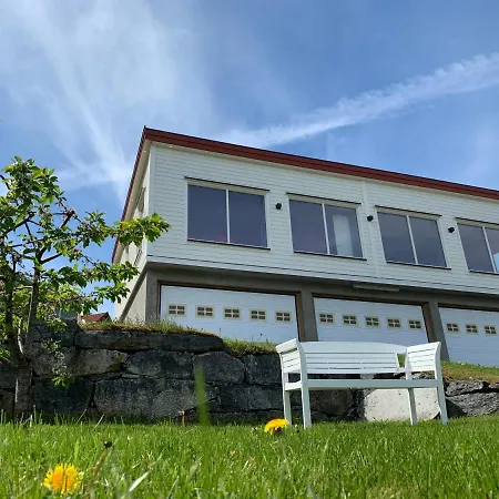 Fjord Apartment Olden