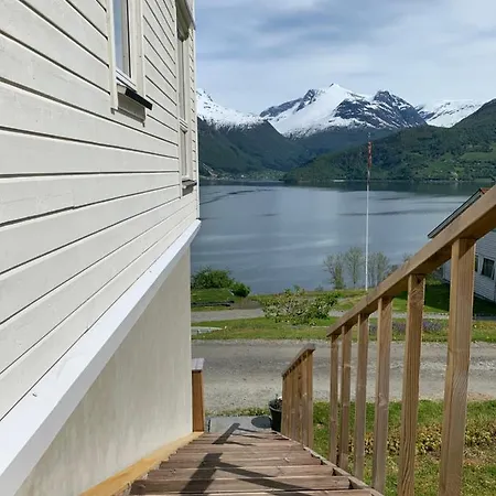 Fjord Apartment Olden