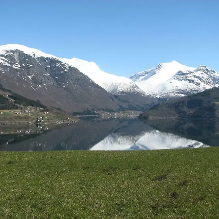 Fjord Apartment Olden
